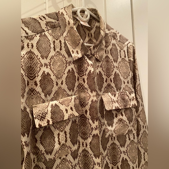 Joe Fresh snakeskin print top - Picture 2 of 4